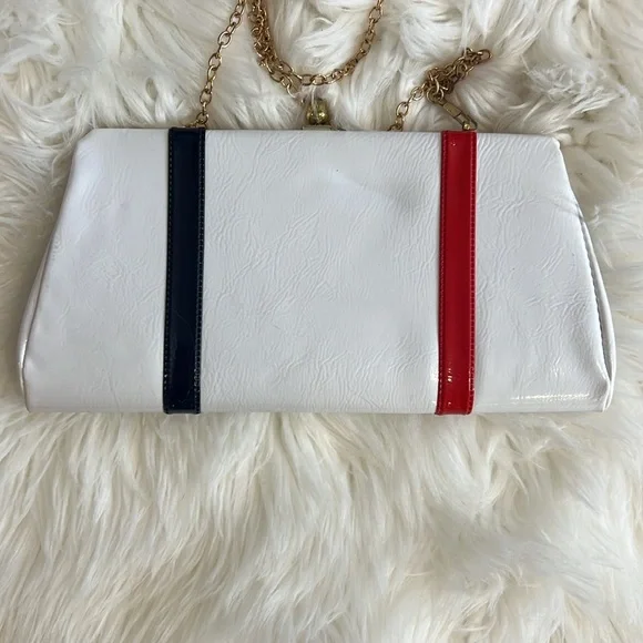 🔹 Vintage 70’s Vinyl Red White and Blue Purse with Removable Chain Strap - Picture 2 of 4